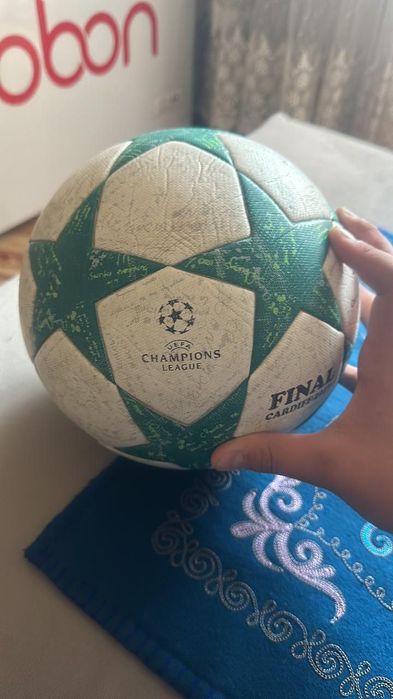 Мячик б/у почти новый