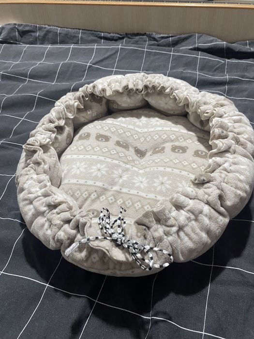 Лежанка для кошек