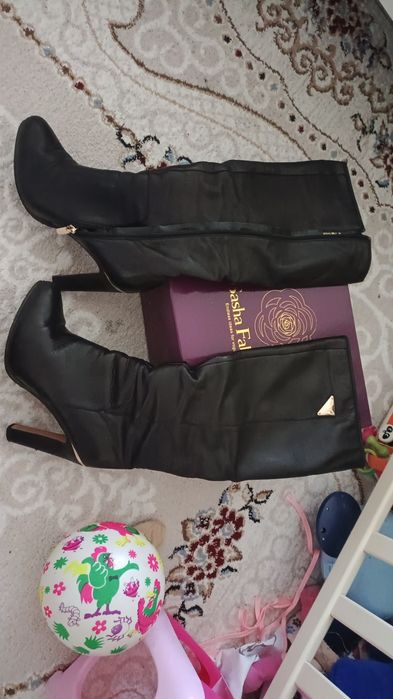 Продам женскую обувь