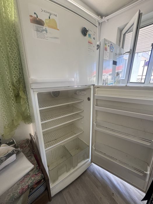 Холодильник большой