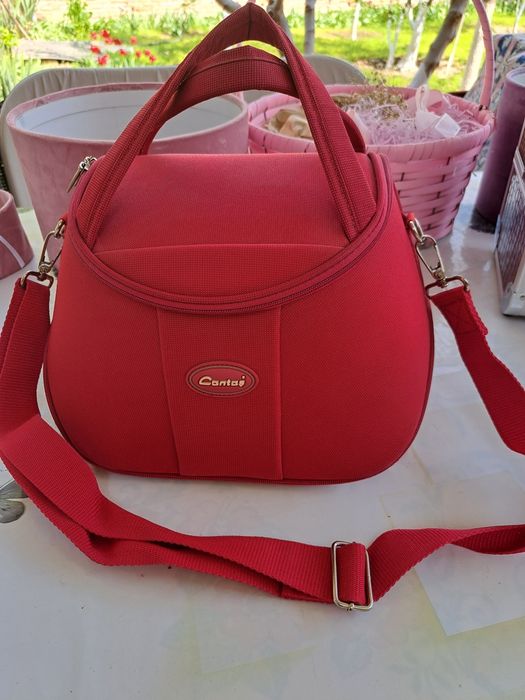 Сумка для косметики.  Хорошего качества