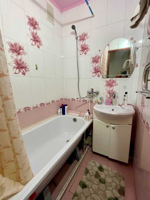 3-комнатная, 9мкрн, 5\5, 62м2, 1983м2