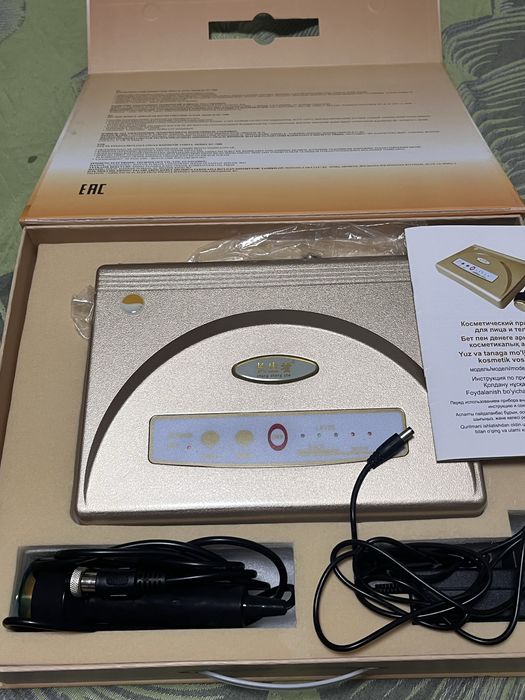 Косметический прибор для лица и тела
