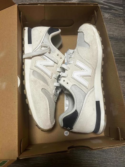 Adidasi New Balance noi!