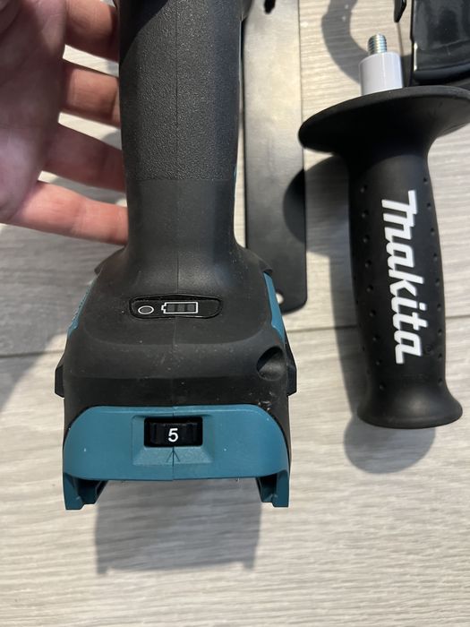 Makita Flex DGA517 NOU