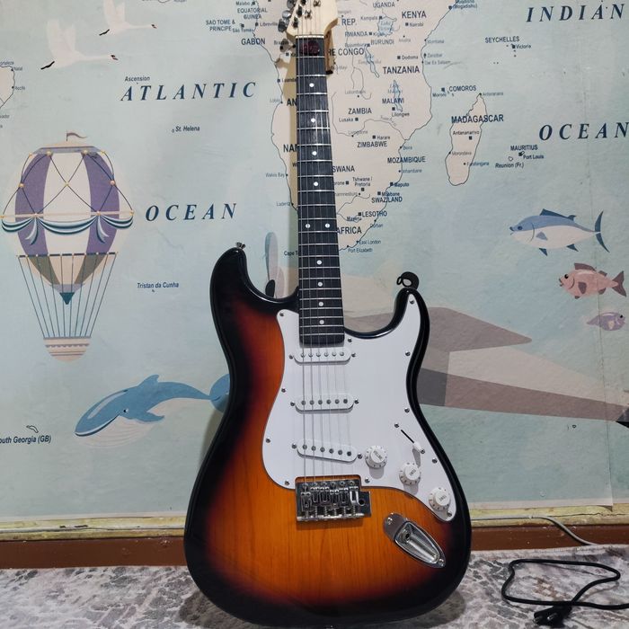 Продам новую, отстроенную  электрогитару