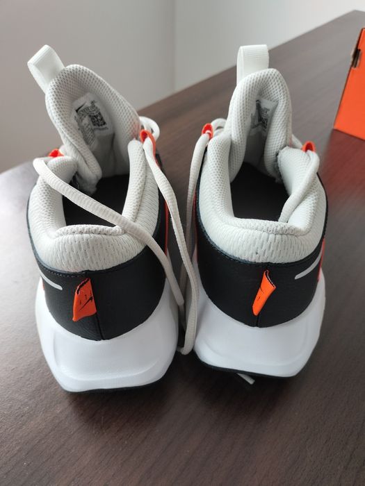 Adidasi Nike 37,5
