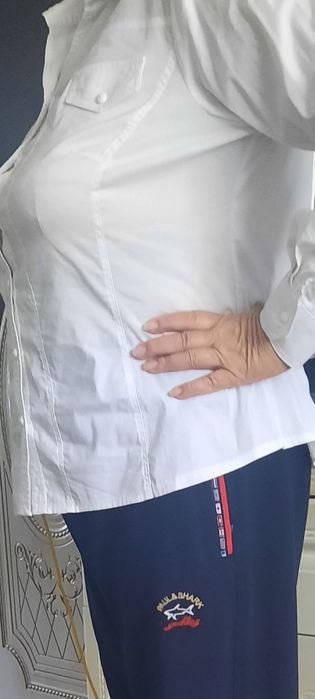 Белая женская рубашка