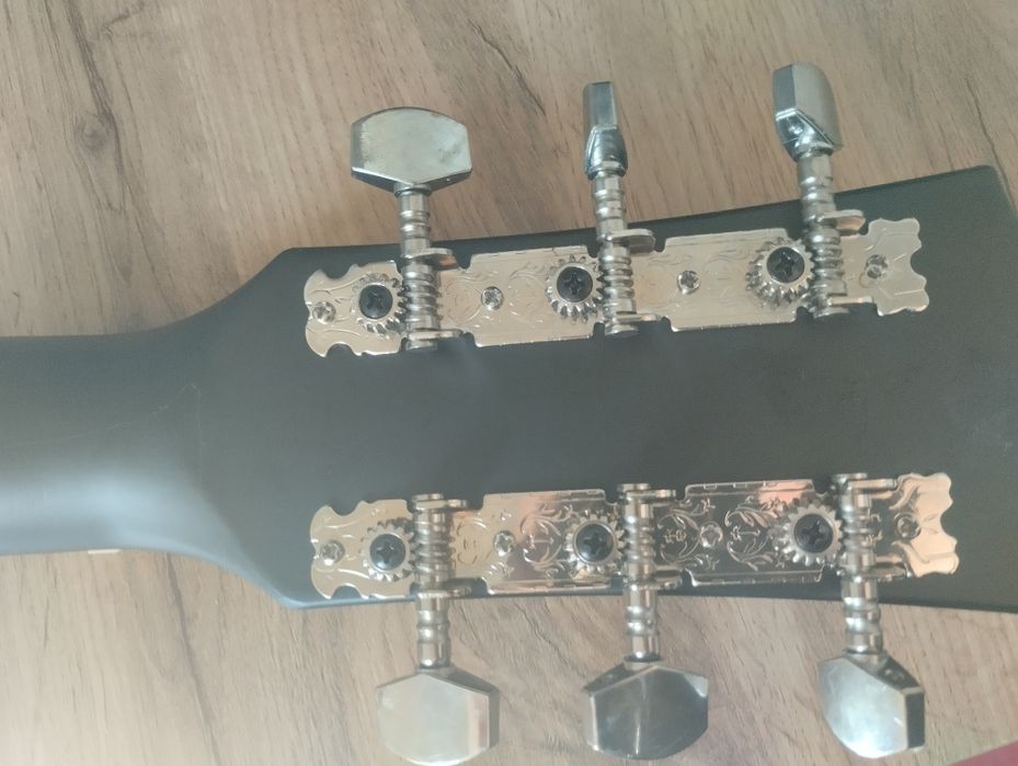 Продам гитару срочно