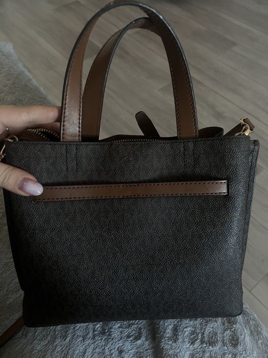 Продам сумку Michael kors