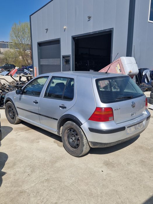 Golf 4 1.9 TDI (НА ЧАСТИ)