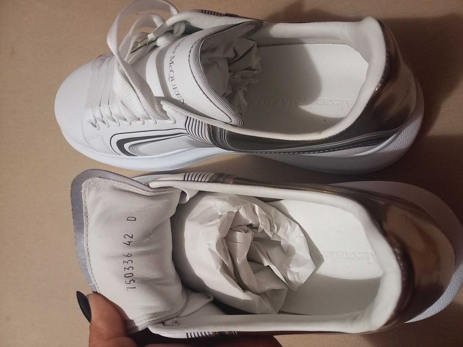 Adidasi Alexander McQueen nr 42 noi