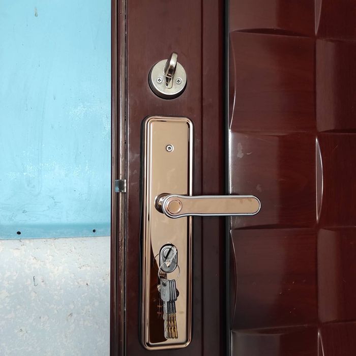 Замки для дверей и установка кодивый замки