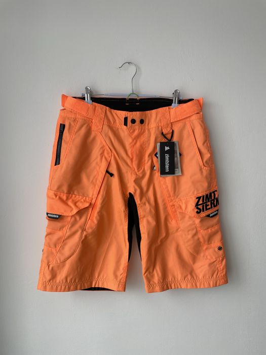 Women’s bike shorts new with tags M-L