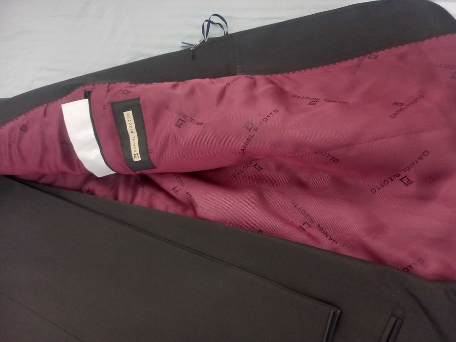 Костюм смокинг новый