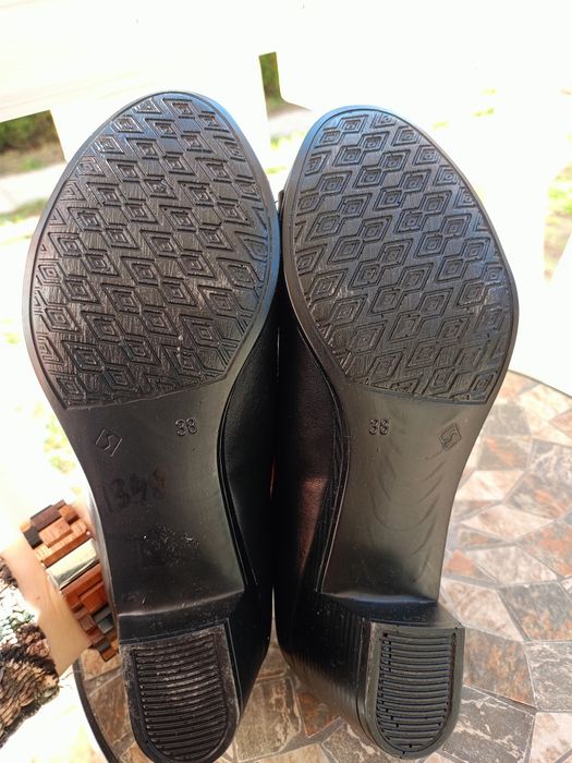 Нови обувки, естествена кожа, 38 н.