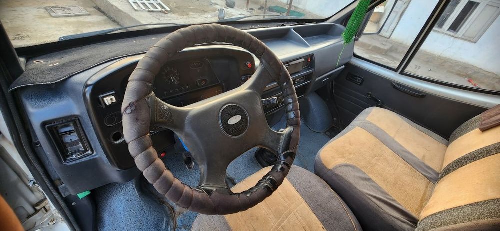 Ford  yuk mashina