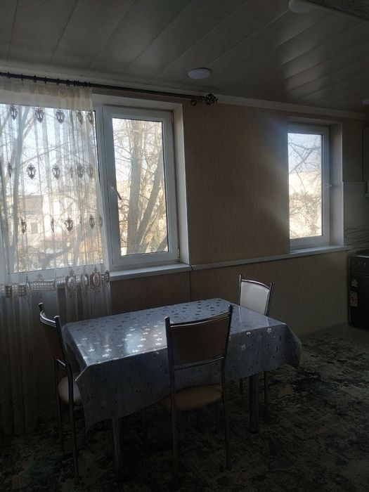 Яккасарой р-н, тц NEXT олдида 3 хонали квартира сотилади. TL