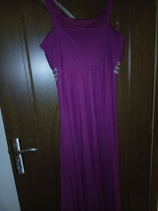 Официални роклии