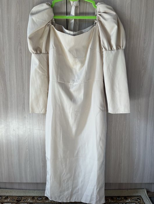 Продам женские платья