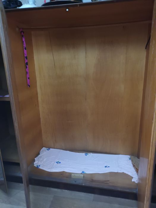 Старинен гардероб на 80год.