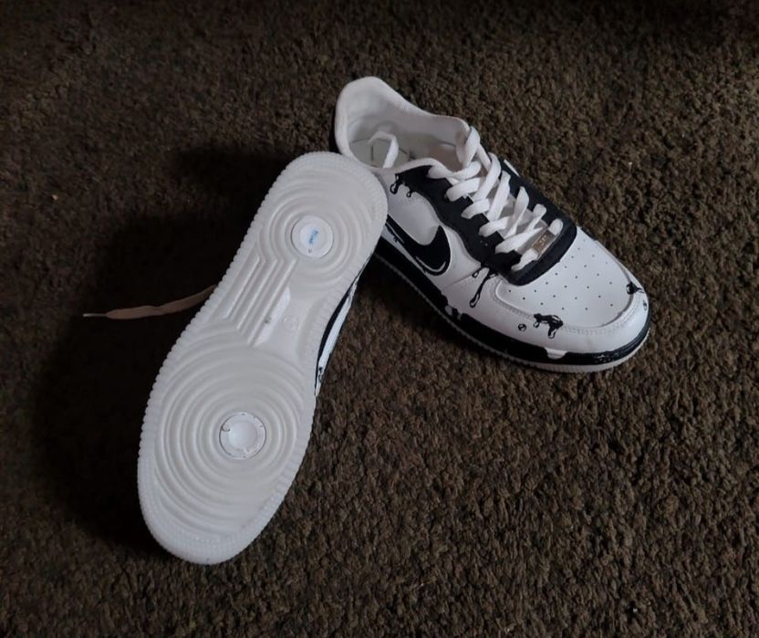 Ветровка и кроссовки