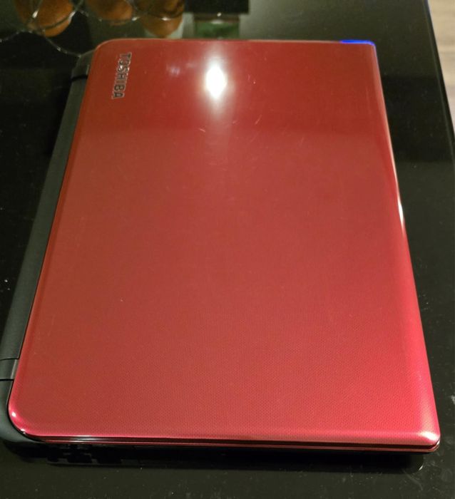 Лаптоп Toshiba satelite L50-B-1M3