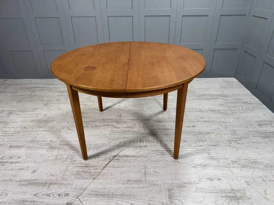 Кръгла, разтегателна трапезна маса от 60-те К109-Д