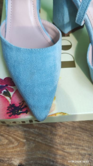 Обувки на ток от велур