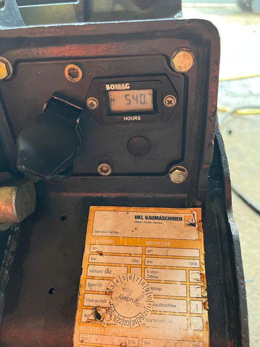 Vând placă compactoare 410kg și mai compactor