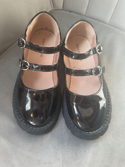 Детски лачени лоуфъри