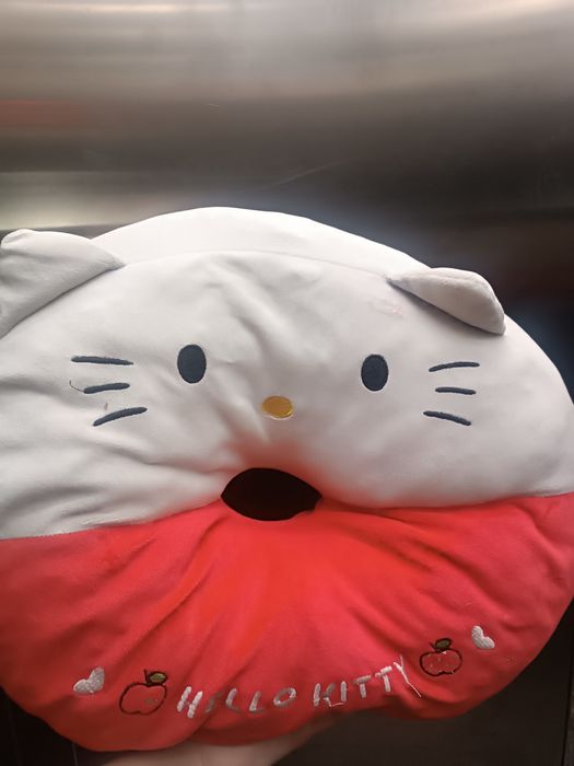 подушка Hello Kitty минисо