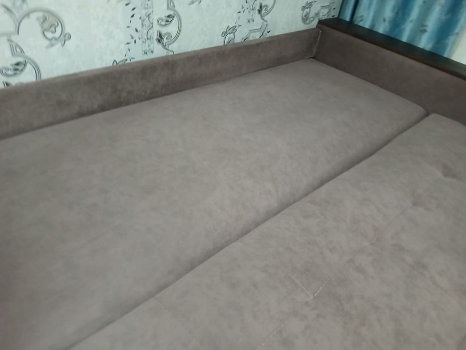 Продам диван в отличном состоянии.