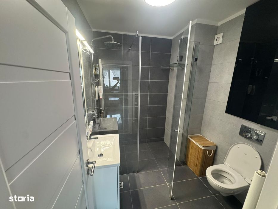 Apartament cu 3 camere, 70 mp, 2 balcoane, zona Teilor