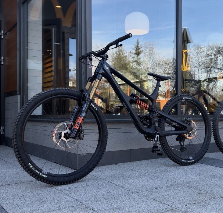 Yt capra core 4 XXL 29 планински велосипед ендуро мекица