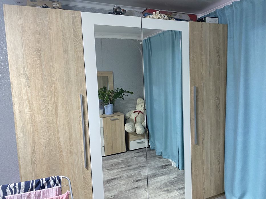 Продам спальный гарнитур