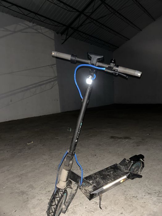 Vand trotineta electrica