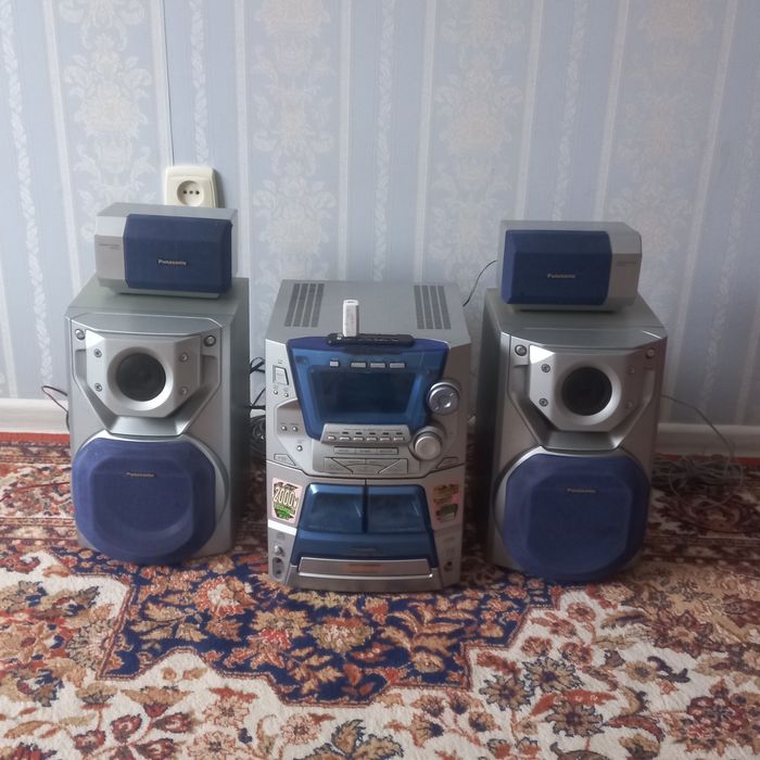 Продам музыкальный центр Панасоник.