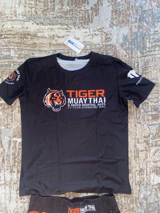 Tiger Muay Thai комплект – тениска + шорти