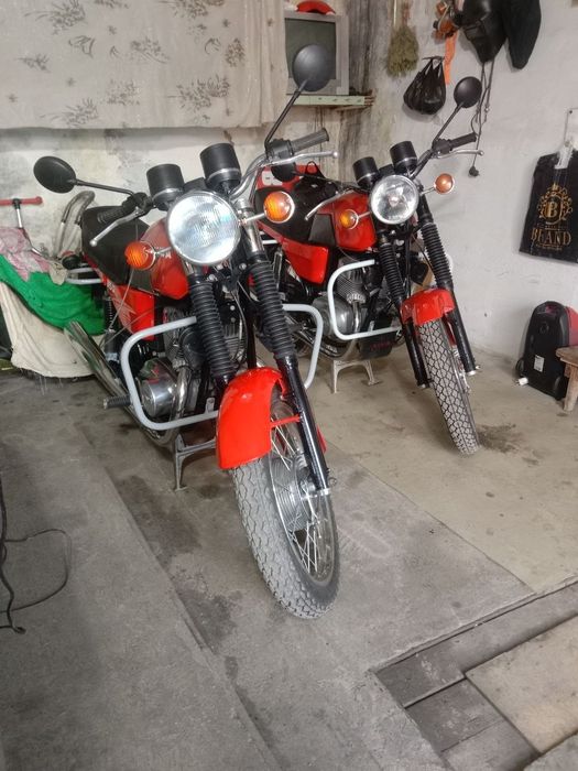 Java mototsikl 2 ta. Dakumenti bor. 850$ 1250$.