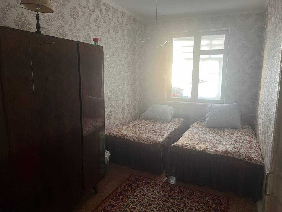 2 xonali kvartira sotiladi