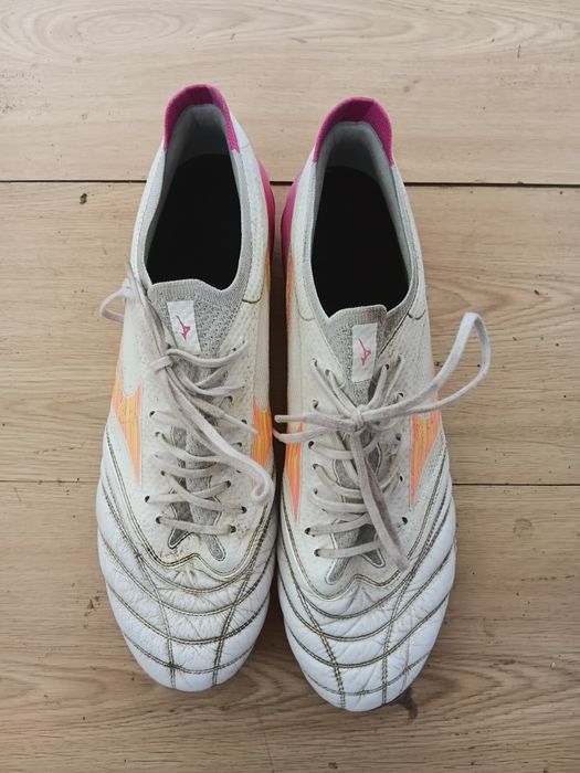 Cramping morelia neo