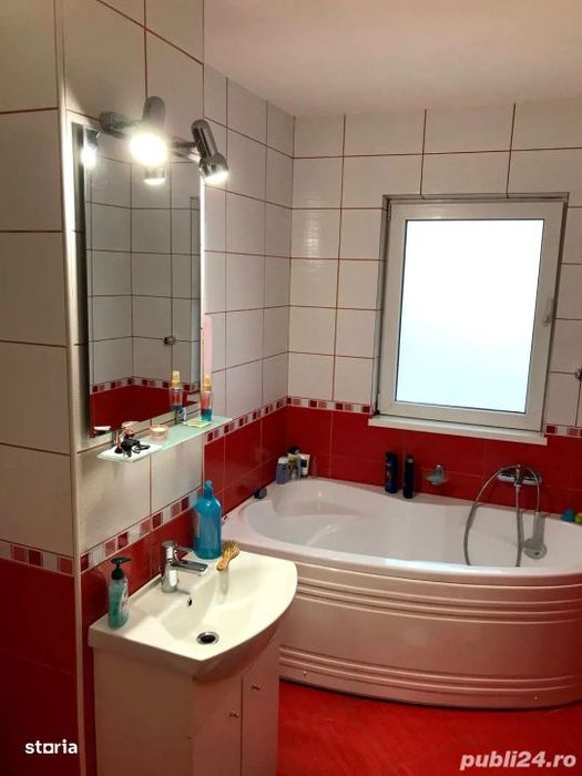 Apartament cu 2 camere, decomandat, parcare, zona Muzeul Apei