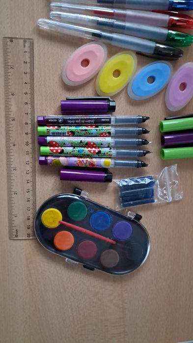 Rechizite(Daco,Ecada,Pilot-pixuri gel,stilouri,radiere,acuarele,liniar,rezerve cerneală)