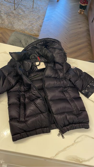 OFERTA//OFERTA Vand geaca Moncler autentica