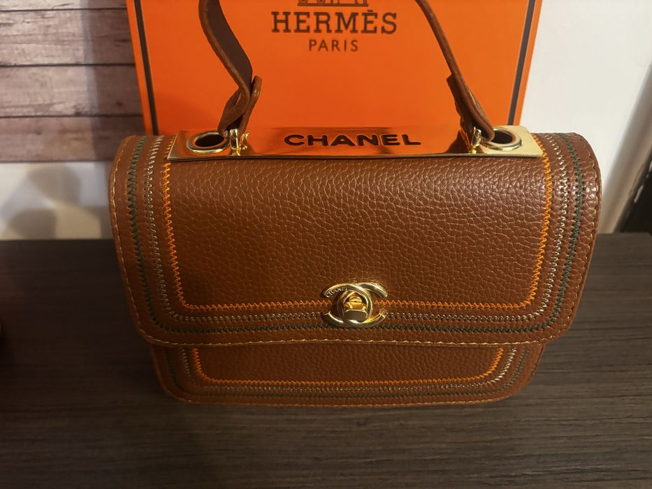 Geanta Chanel , culoare maro , calitate superioara