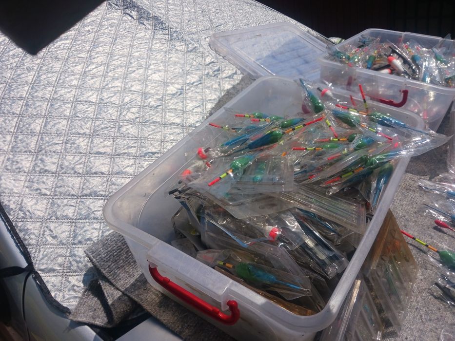 Lingurite pescuit și plute mici și mari