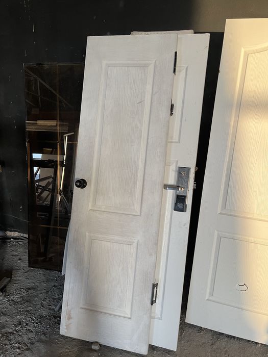 Двери деревянные , в хорошем состояние