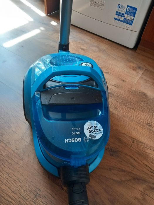 Продавам прахосмукачка BOSH в отлично състояние. ЗАПАЗЕНА.
