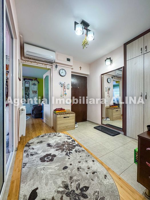 Ap. 3 camere in Deva, zona Astoria, 70 mp, decomandat, etaj 3.